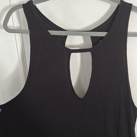 Torrid keyhole tank - Picture 2 of 4